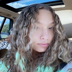 Meet your Posher, Ariana